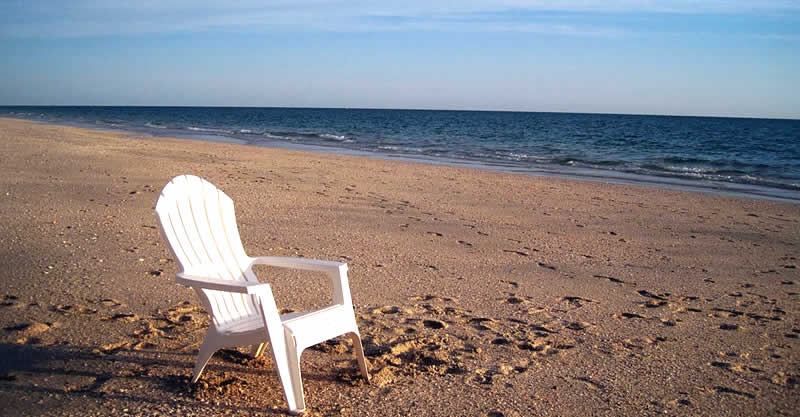holidays in usa florida trump president tourism good bad news empty beach